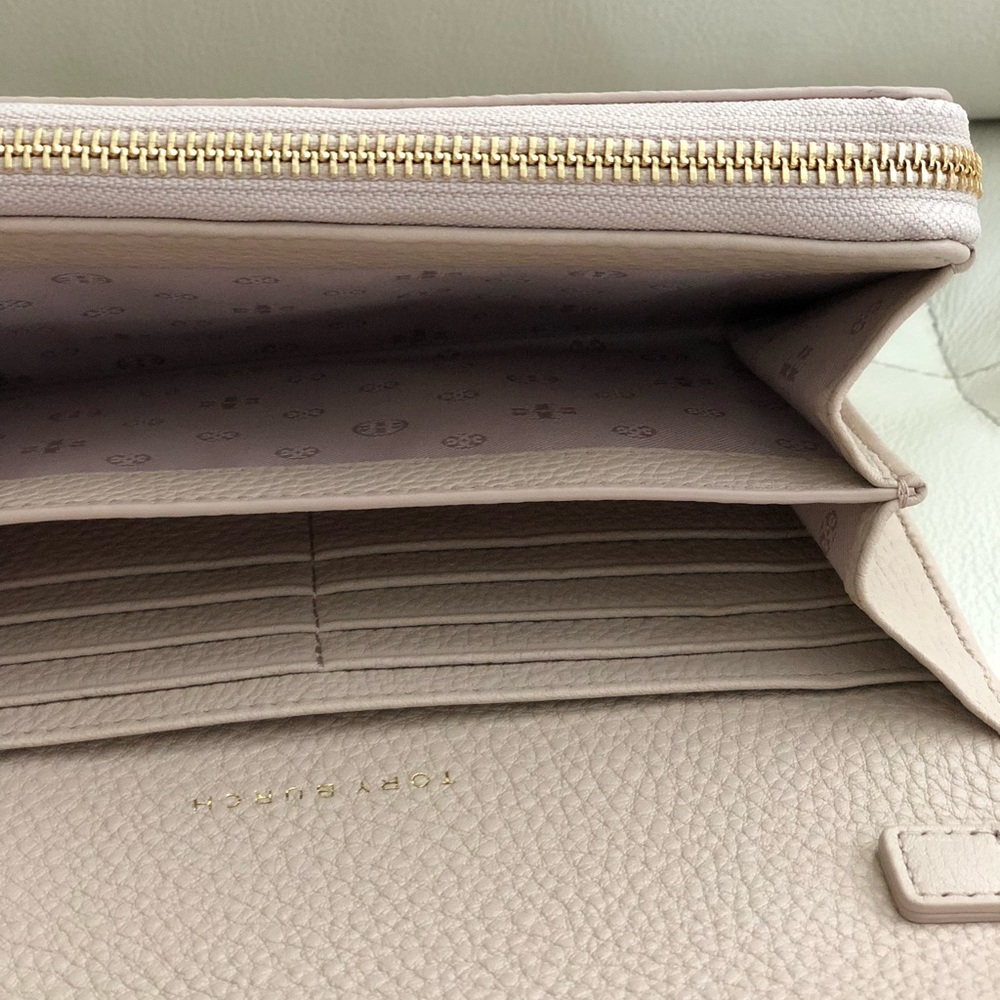 Tory Burch Bombe Flat Wallet Crossbody Light Oak - Picture 6 of 8